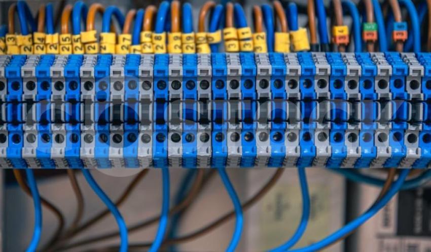 Electrical panel with fuses contactors closeup 169016 53078 jpg 1